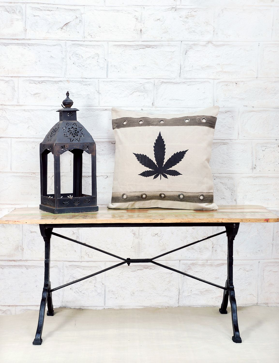 Canvas Kissen Hanfblatt mit Ösen 50x50cm - versch. Farben