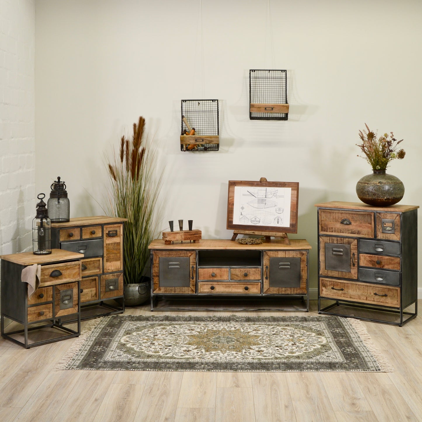 TV-Board >Madrid< Mangoholz - 125 cm