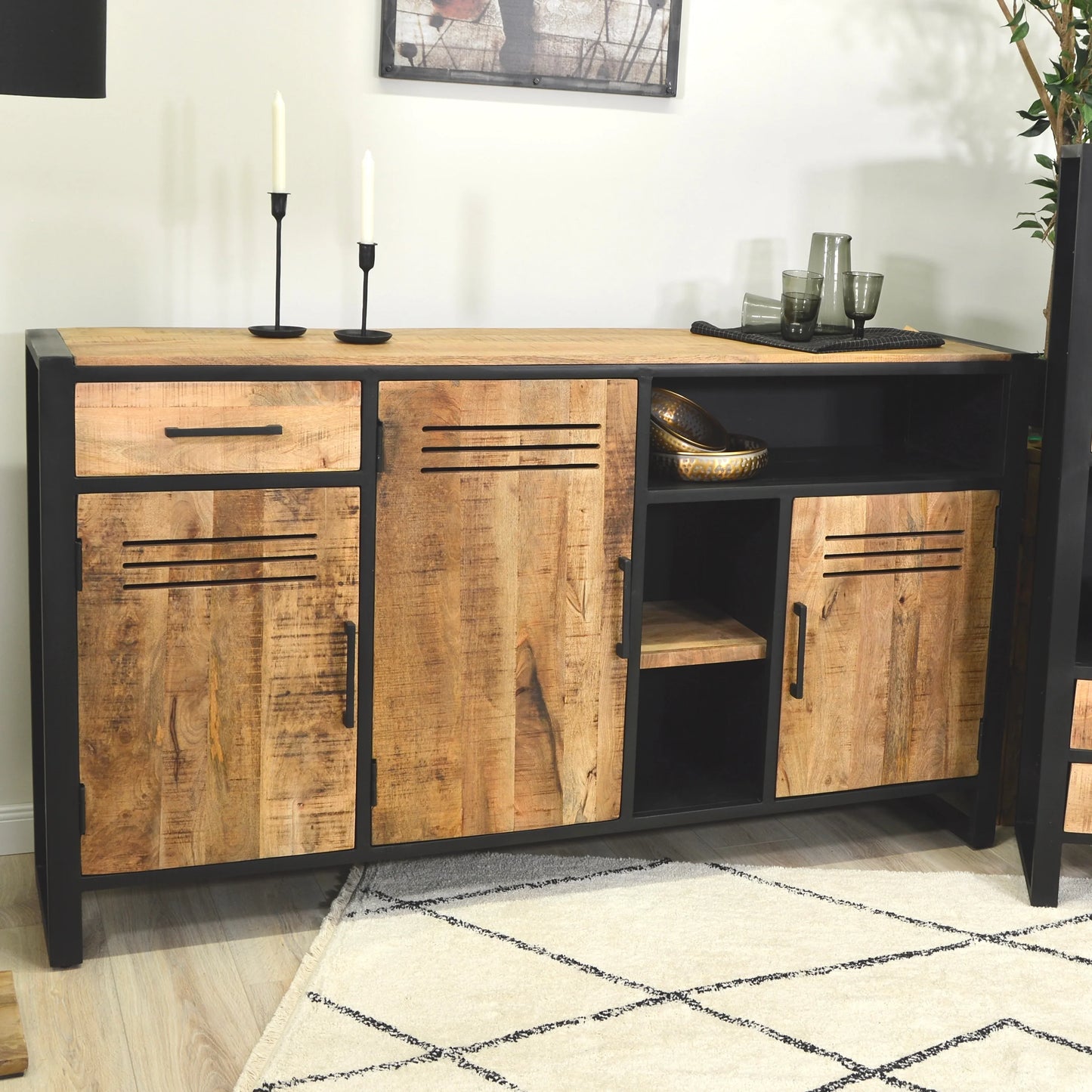 Sideboard >Montana< aus Mangoholz & Metall