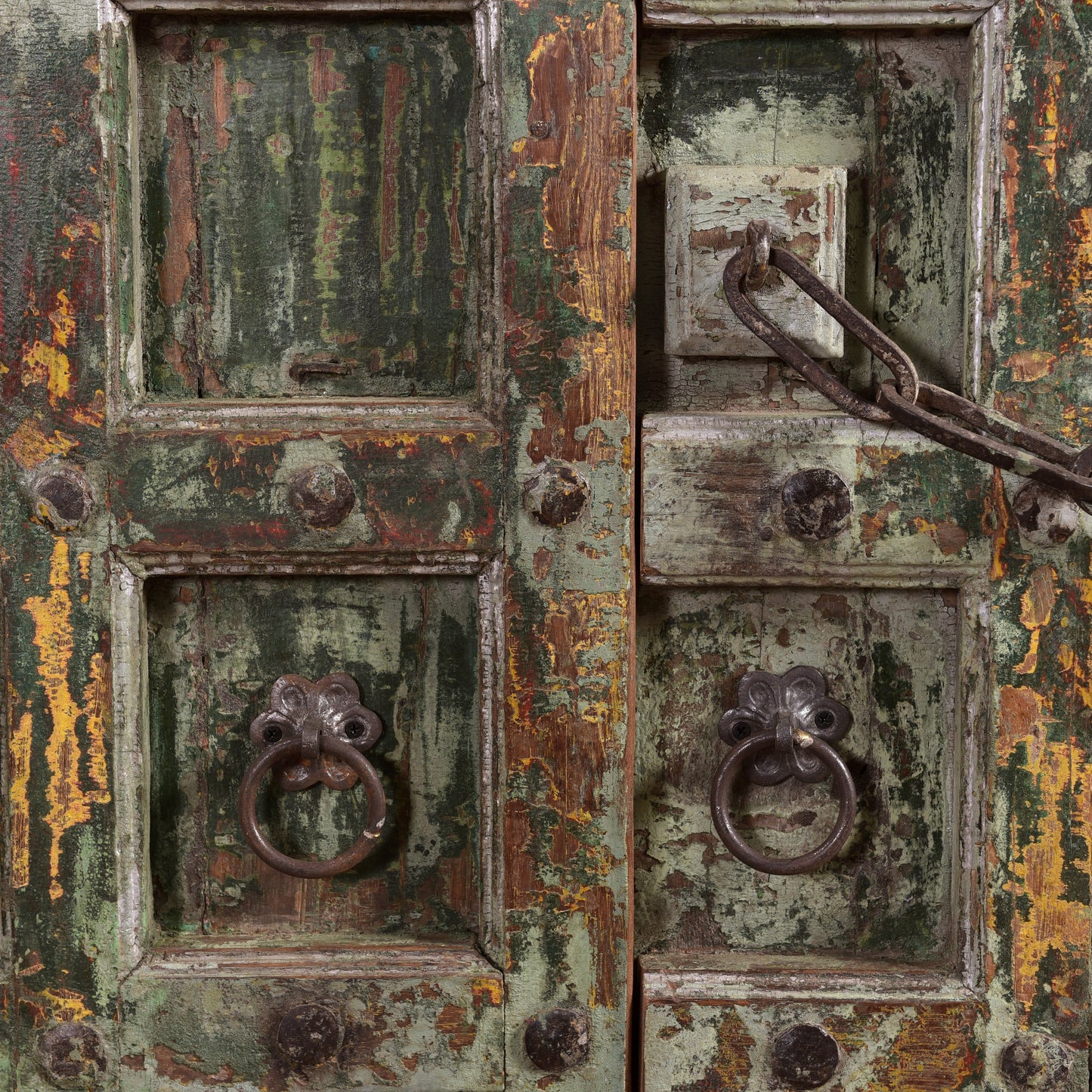 Sideboard Kommode >Castle< 2-türig - aus Altholz und indischen Türen