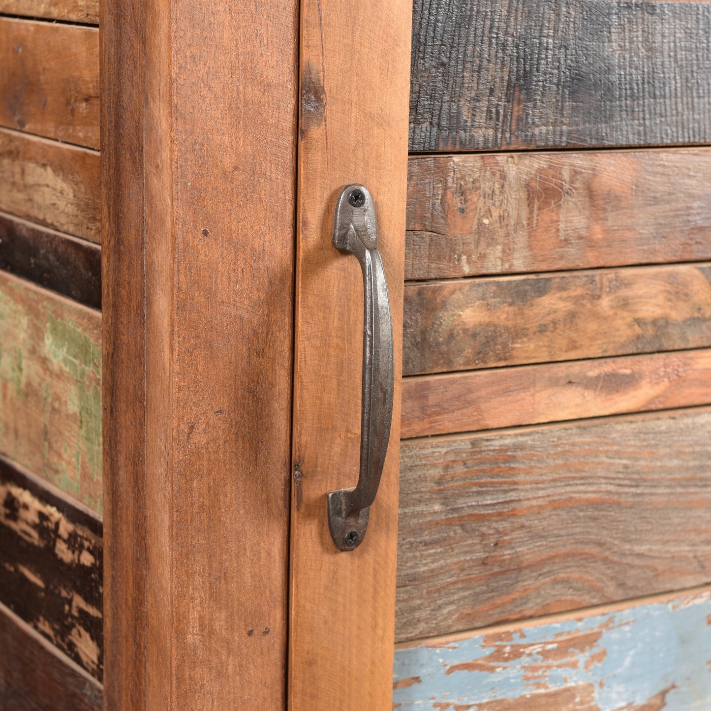 Highboard >Stripe< aus Altholz mit Tür