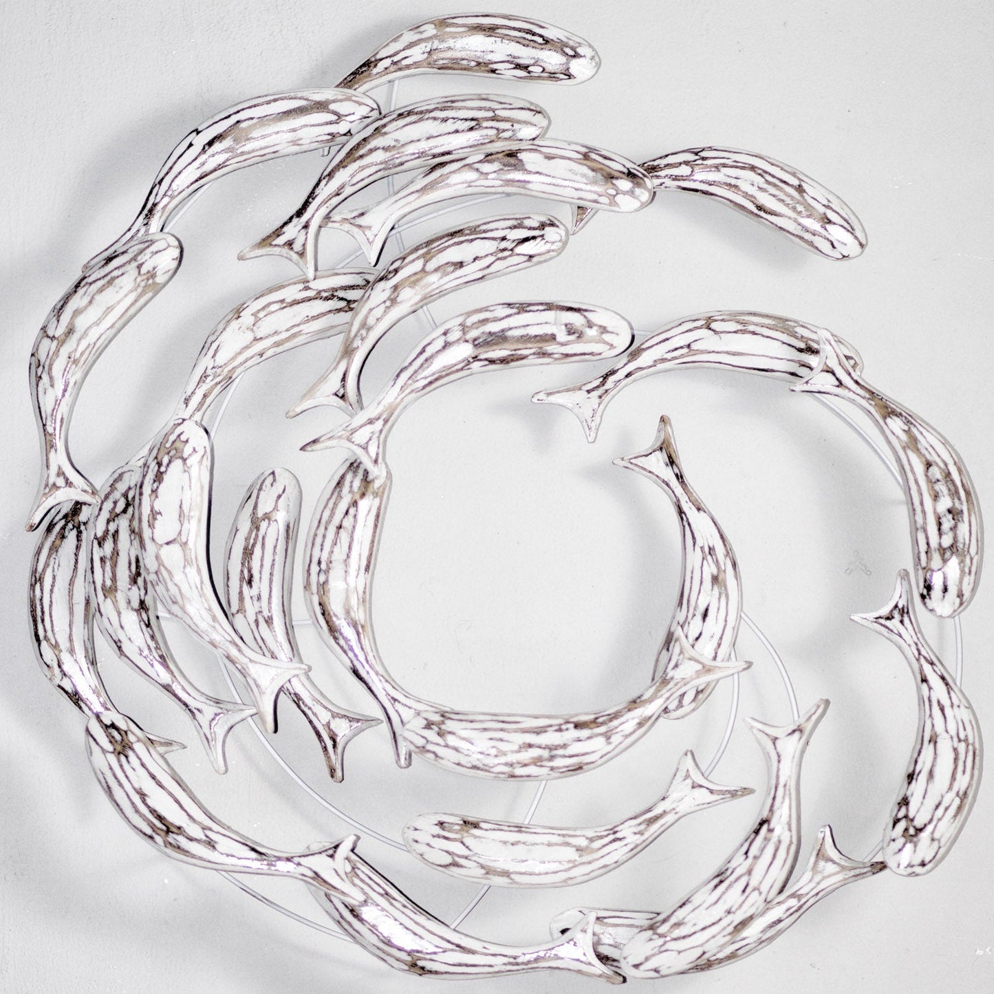 Fischschwarm Wanddeko rund aus Holz White Wash