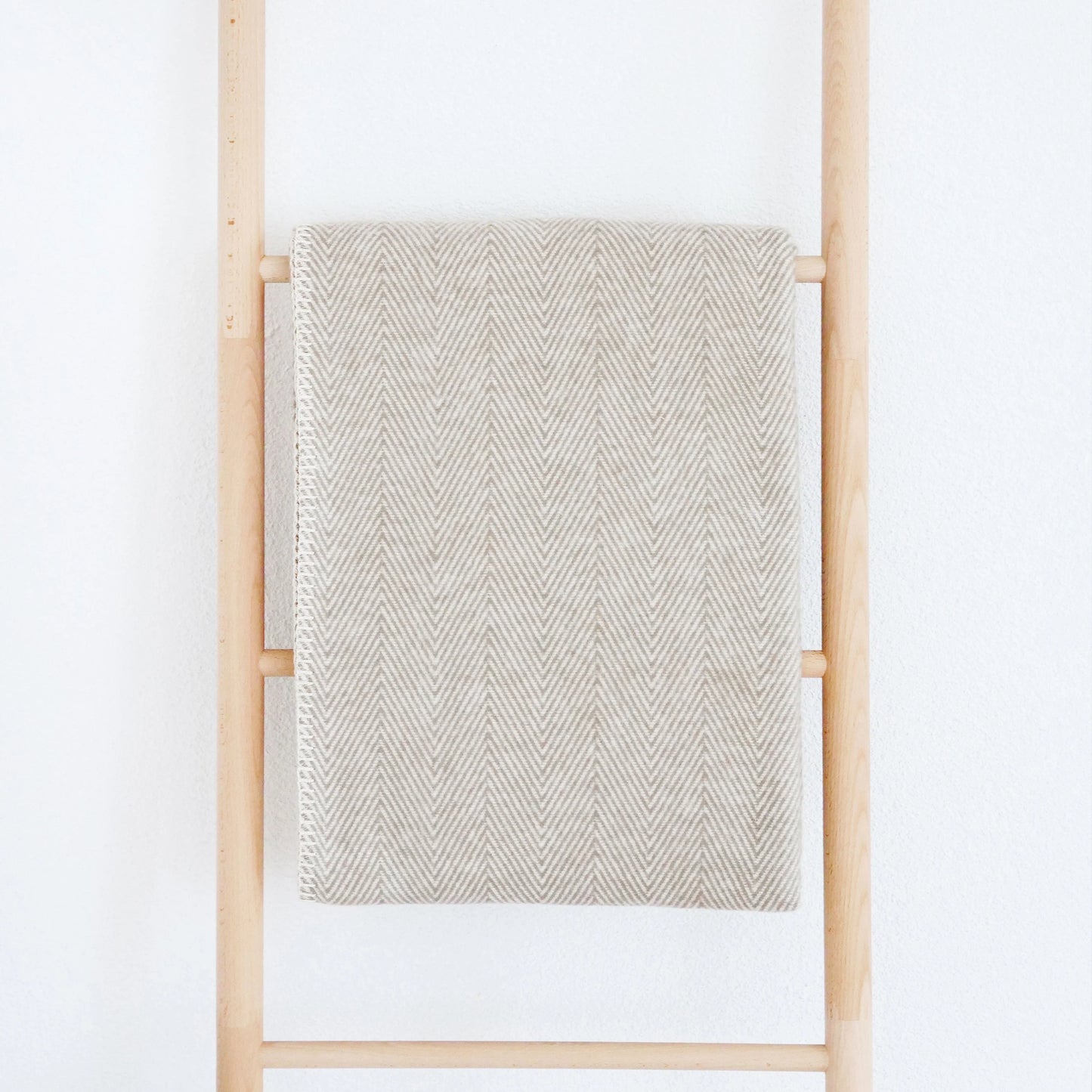 Kuscheldecke >Finn< aus Bio-Baumwolle von Riema - versch. Farben