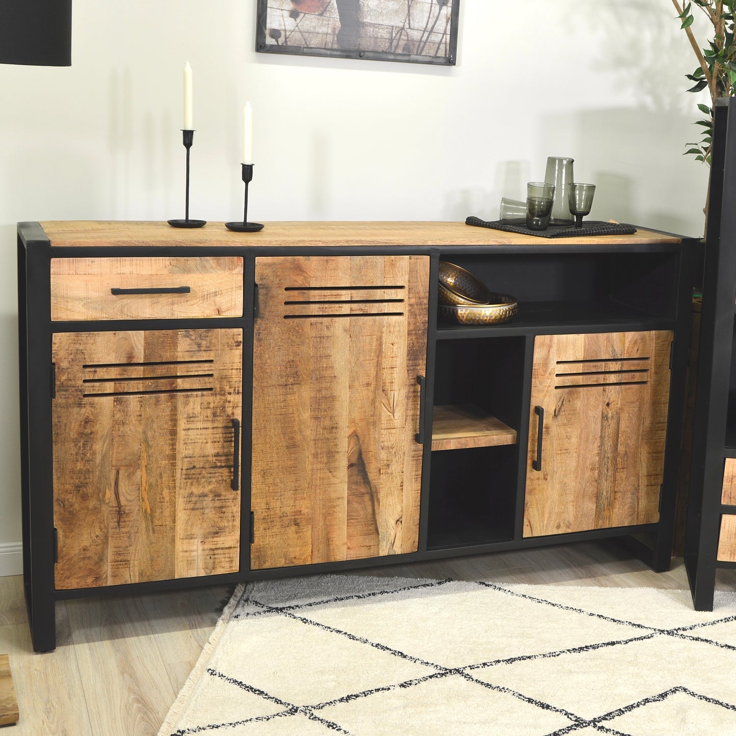 Sideboard >Montana< aus Mangoholz & Metall